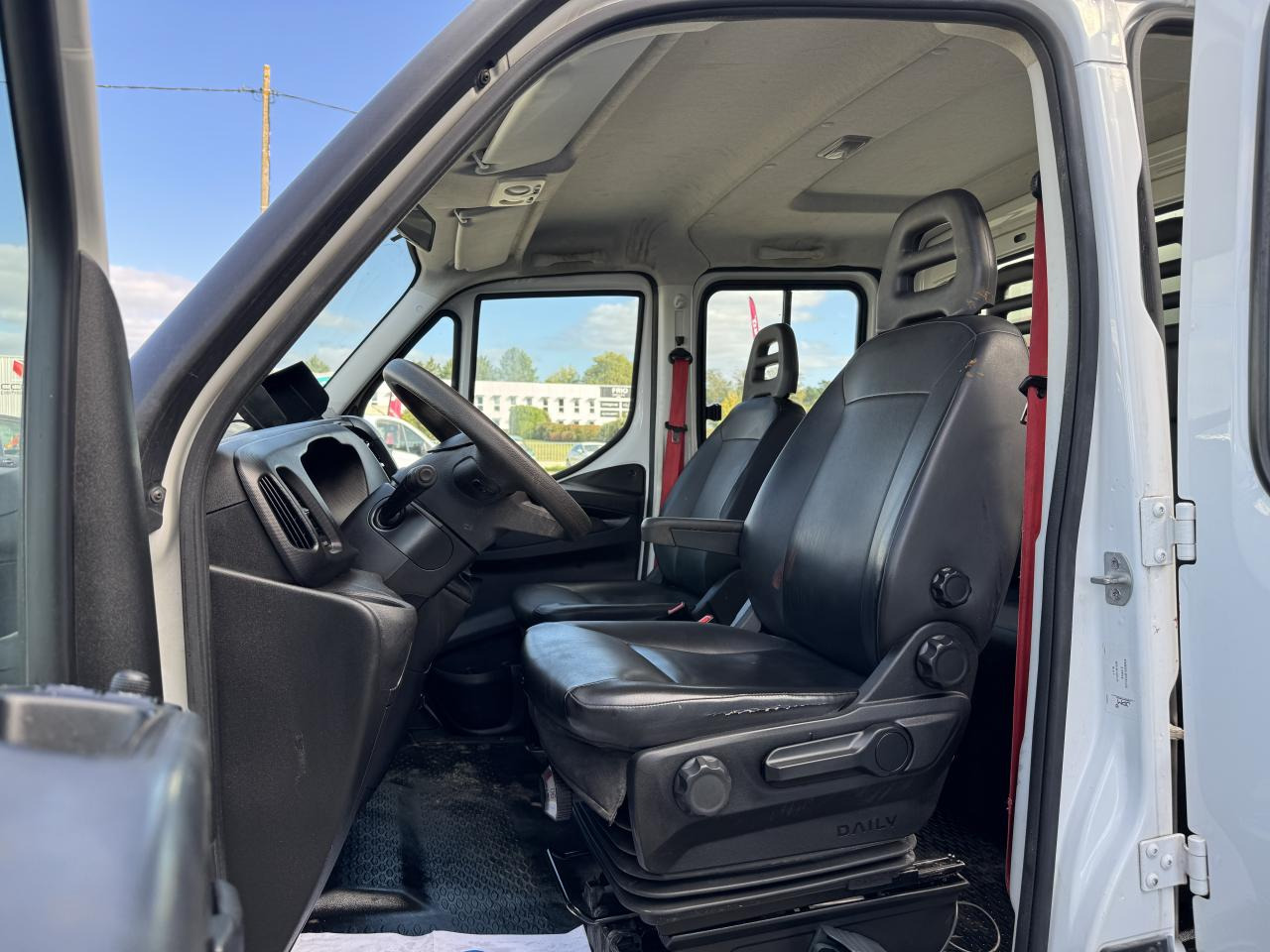 IVECO Daily 35 C 16 D S&S (Quad-Leaf) CHASSIS DOUBLE CABINE 2014 35C/35S CHASSIS CABINE DOUBLE Chassi - Carrinha basculante, Carrinha cabine dupla: foto 4 IVECO Daily 35 C 16 D S&S (Quad-Leaf) CHASSIS DOUBLE CABINE 2014 35C/35S CHASSIS CABINE DOUBLE Chassi - Carrinha basculante, Carrinha cabine dupla: foto 4