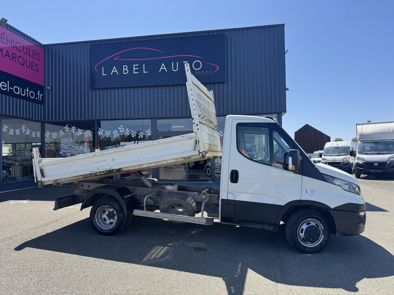IVECO daily 35 C 12 BENNE RJ 2.3 120 CH - Carrinha basculante: foto 1 IVECO daily 35 C 12 BENNE RJ 2.3 120 CH - Carrinha basculante: foto 1