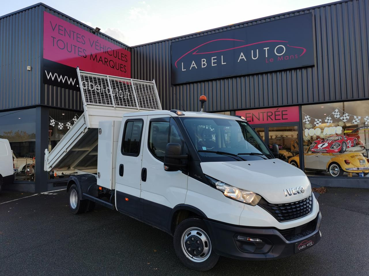 IVECO daily 35C14 BENNE COFFRE DOUBLE CABINE 6 places - Carrinha basculante: foto 1 IVECO daily 35C14 BENNE COFFRE DOUBLE CABINE 6 places - Carrinha basculante: foto 1