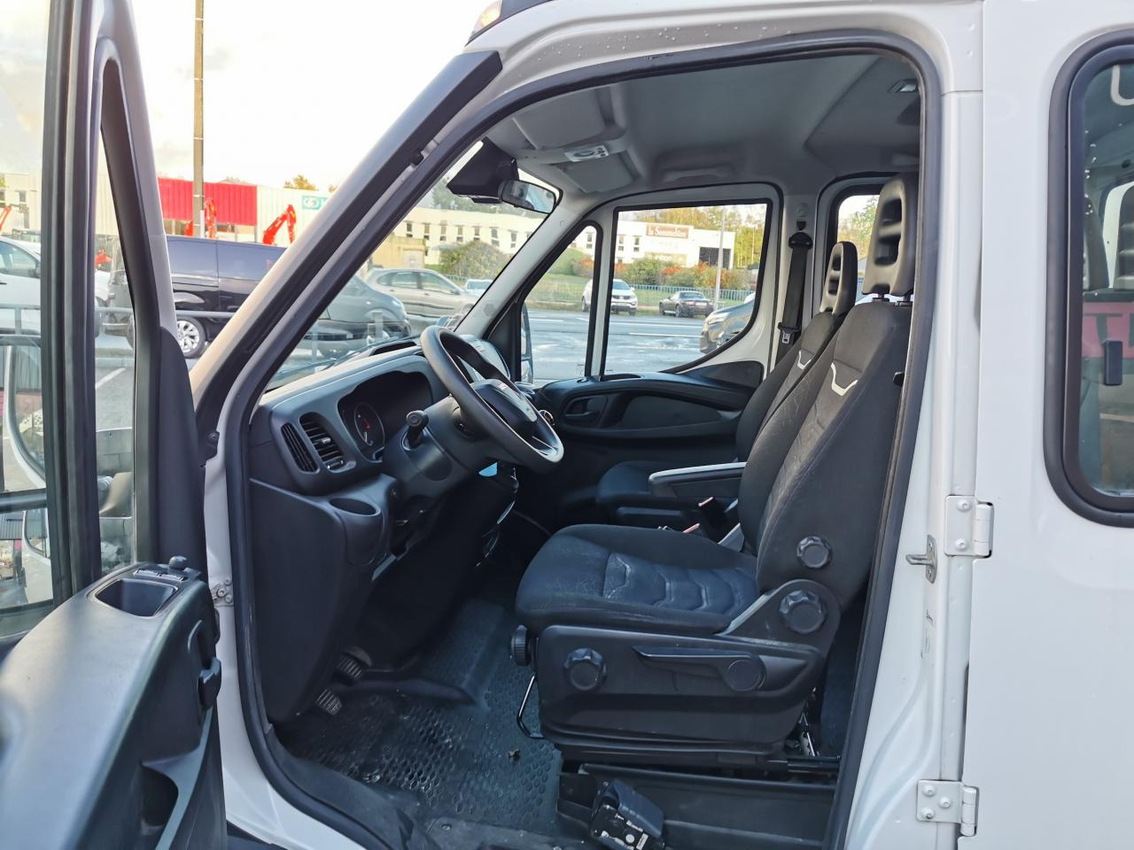 IVECO daily 35C14 BENNE COFFRE DOUBLE CABINE 6 places - Carrinha basculante: foto 5 IVECO daily 35C14 BENNE COFFRE DOUBLE CABINE 6 places - Carrinha basculante: foto 5