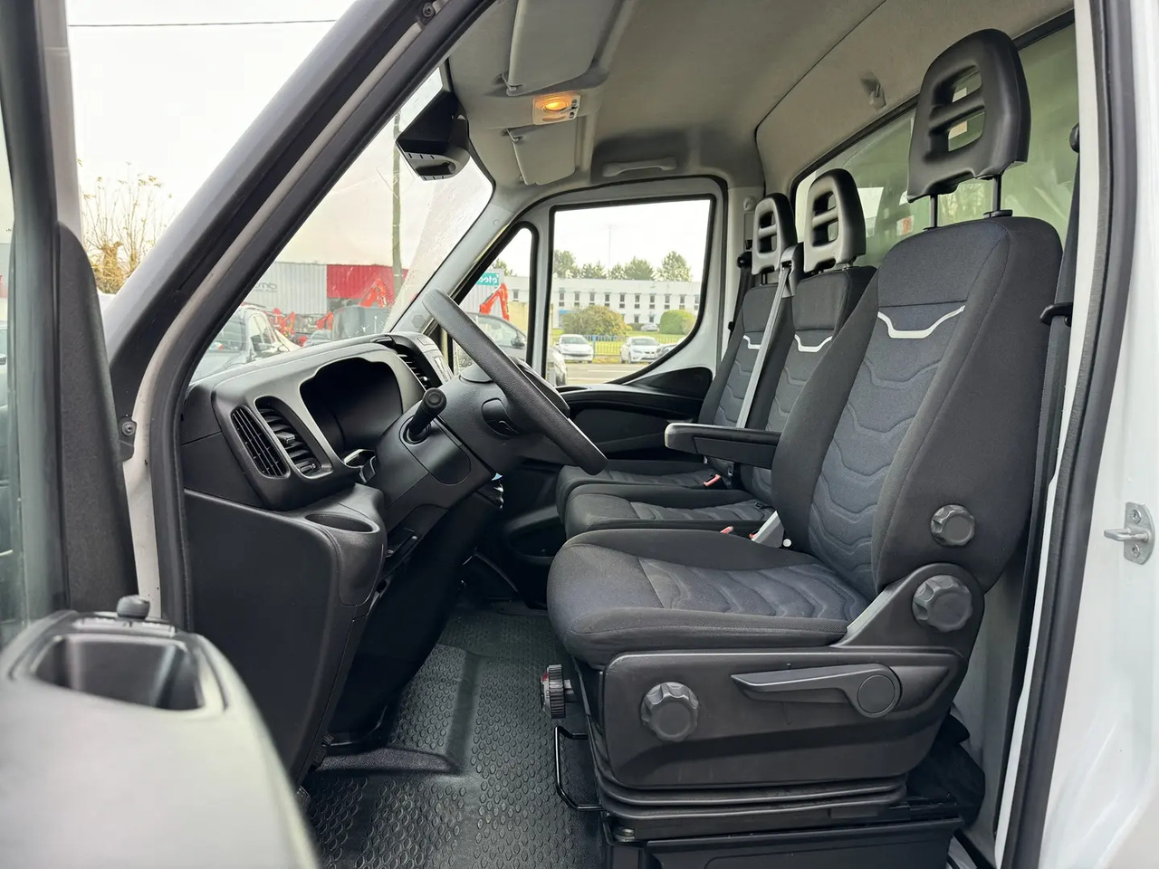 Iveco Daily 35C16H3.0 D EMPATTEMENT 4100 - Carrinha de contentor: foto 5 Iveco Daily 35C16H3.0 D EMPATTEMENT 4100 - Carrinha de contentor: foto 5
