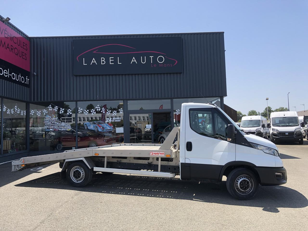 Iveco Daily IVECO PORTE VOITURE DEPANNEUSE 35 S 16 3L0 160 CH EMPATTEMENT 4100 PLATEAU FIX ALU EQUIP M - Camião transporte de veículos: foto 1 Iveco Daily IVECO PORTE VOITURE DEPANNEUSE 35 S 16 3L0 160 CH EMPATTEMENT 4100 PLATEAU FIX ALU EQUIP M - Camião transporte de veículos: foto 1