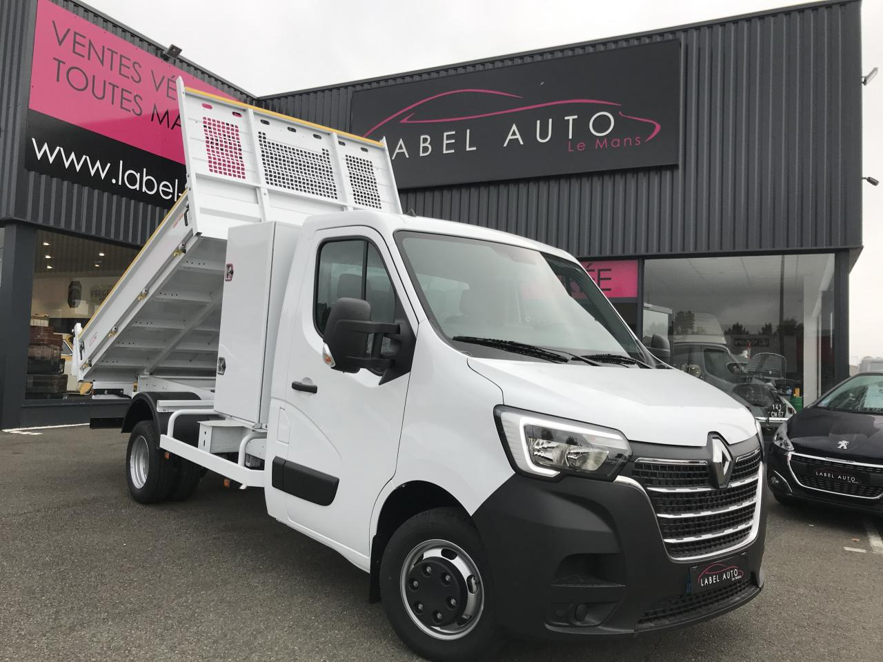 RENAULT Master Confort R3500RJ L3 2.3 dCi - 165 III CHASSIS CABINE Châssis Cabine L3 Propulsion PHASE - Máquina de outro: foto 1 RENAULT Master Confort R3500RJ L3 2.3 dCi - 165 III CHASSIS CABINE Châssis Cabine L3 Propulsion PHASE - Máquina de outro: foto 1