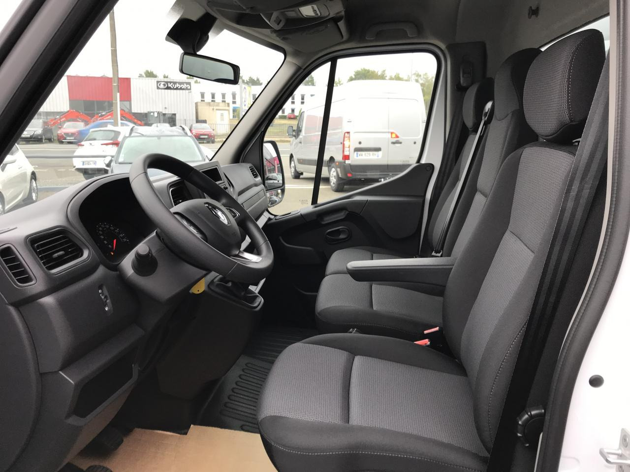 RENAULT Master Confort R3500RJ L3 2.3 dCi - 165 III CHASSIS CABINE Châssis Cabine L3 Propulsion PHASE - Máquina de outro: foto 5 RENAULT Master Confort R3500RJ L3 2.3 dCi - 165 III CHASSIS CABINE Châssis Cabine L3 Propulsion PHASE - Máquina de outro: foto 5
