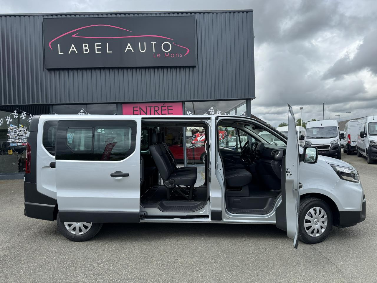 NISSAN Primastar N-Connecta 3.0t L2H1 2.0 dCi - 150 - BV DCT - S/S II 2021 COMBI Combi L2H1 PHASE 2 - Furgão de passageiros: foto 4 NISSAN Primastar N-Connecta 3.0t L2H1 2.0 dCi - 150 - BV DCT - S/S II 2021 COMBI Combi L2H1 PHASE 2 - Furgão de passageiros: foto 4