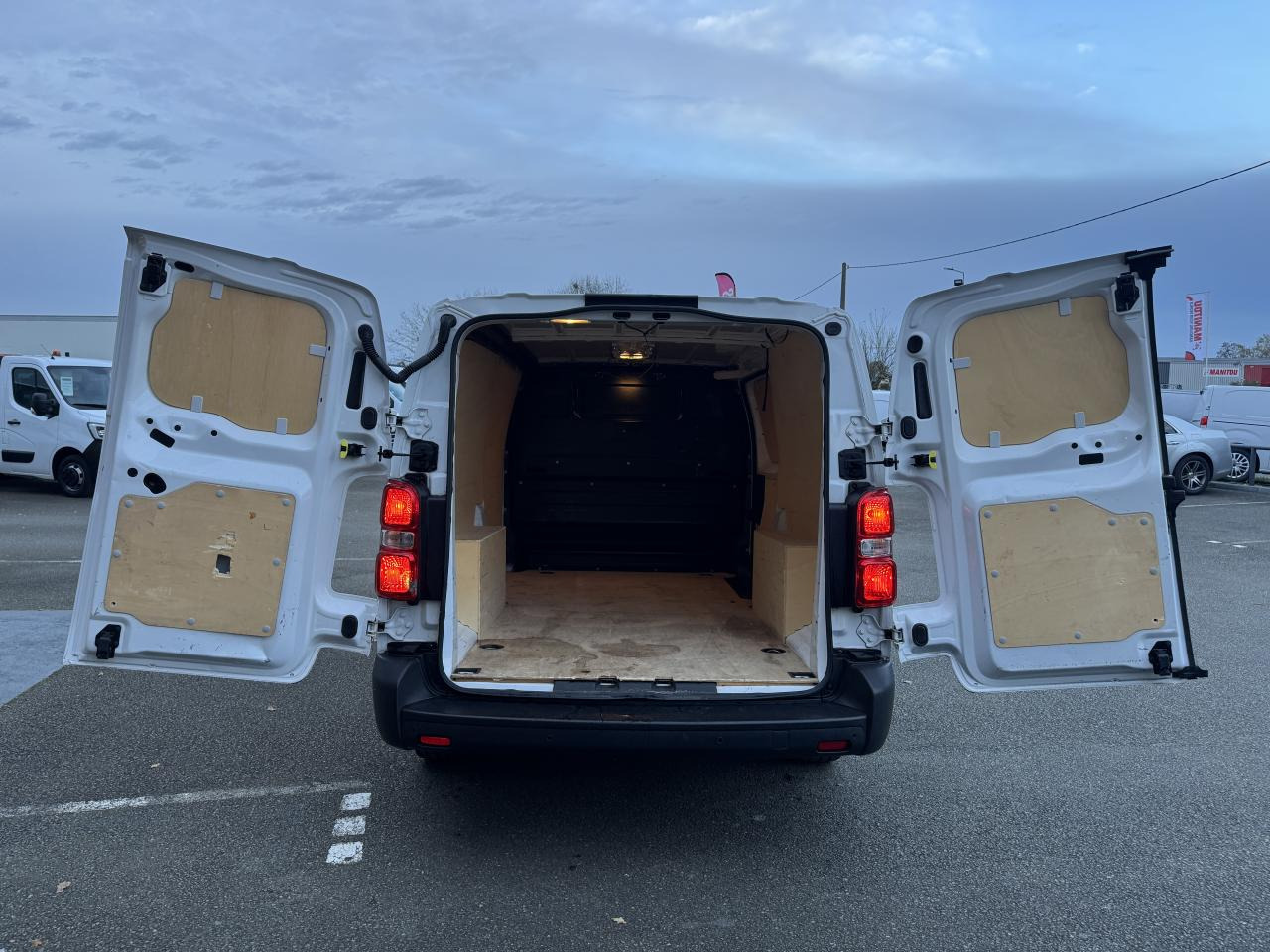 PEUGEOT EXPERT LONG 2.0 HDI 145CH ASPHALT - Furgão: foto 2 PEUGEOT EXPERT LONG 2.0 HDI 145CH ASPHALT - Furgão: foto 2