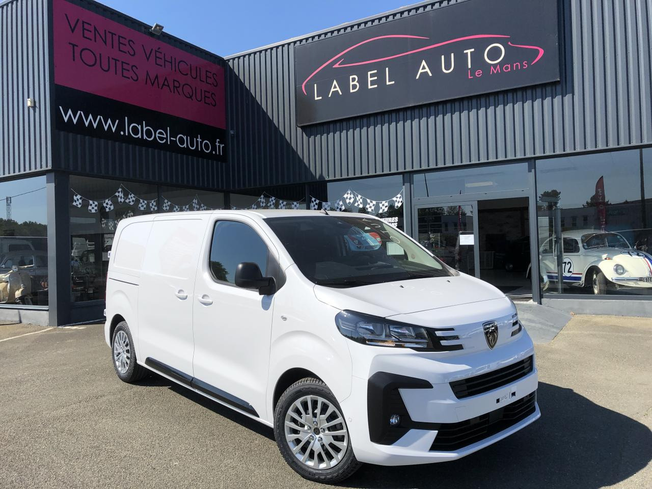 PEUGEOT Expert M 2.0 BlueHDi - 145 S&S - BV EAT8 III FOURGON Fourgon PHASE 2 - Furgão: foto 1 PEUGEOT Expert M 2.0 BlueHDi - 145 S&S - BV EAT8 III FOURGON Fourgon PHASE 2 - Furgão: foto 1