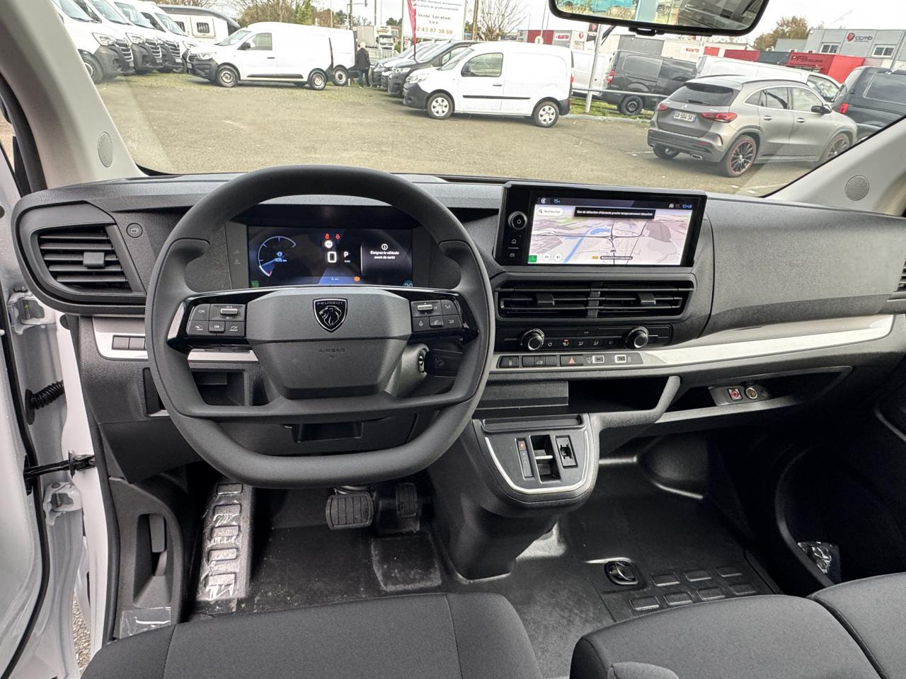 PEUGEOT Expert M 2.0 BlueHDi - 180 S&S - BV EAT8 III FOURGON Fourgon PHASE 2 - Furgão: foto 4 PEUGEOT Expert M 2.0 BlueHDi - 180 S&S - BV EAT8 III FOURGON Fourgon PHASE 2 - Furgão: foto 4