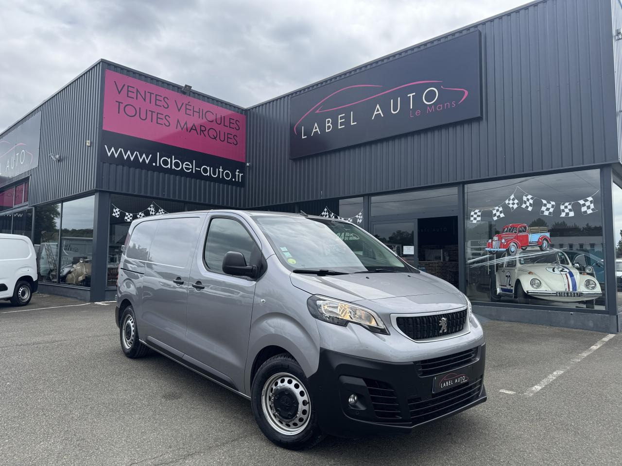 PEUGEOT Expert Standard 2.0 BlueHDI -180CH EAT8 ASPHALT - Furgão: foto 1 PEUGEOT Expert Standard 2.0 BlueHDI -180CH EAT8 ASPHALT - Furgão: foto 1