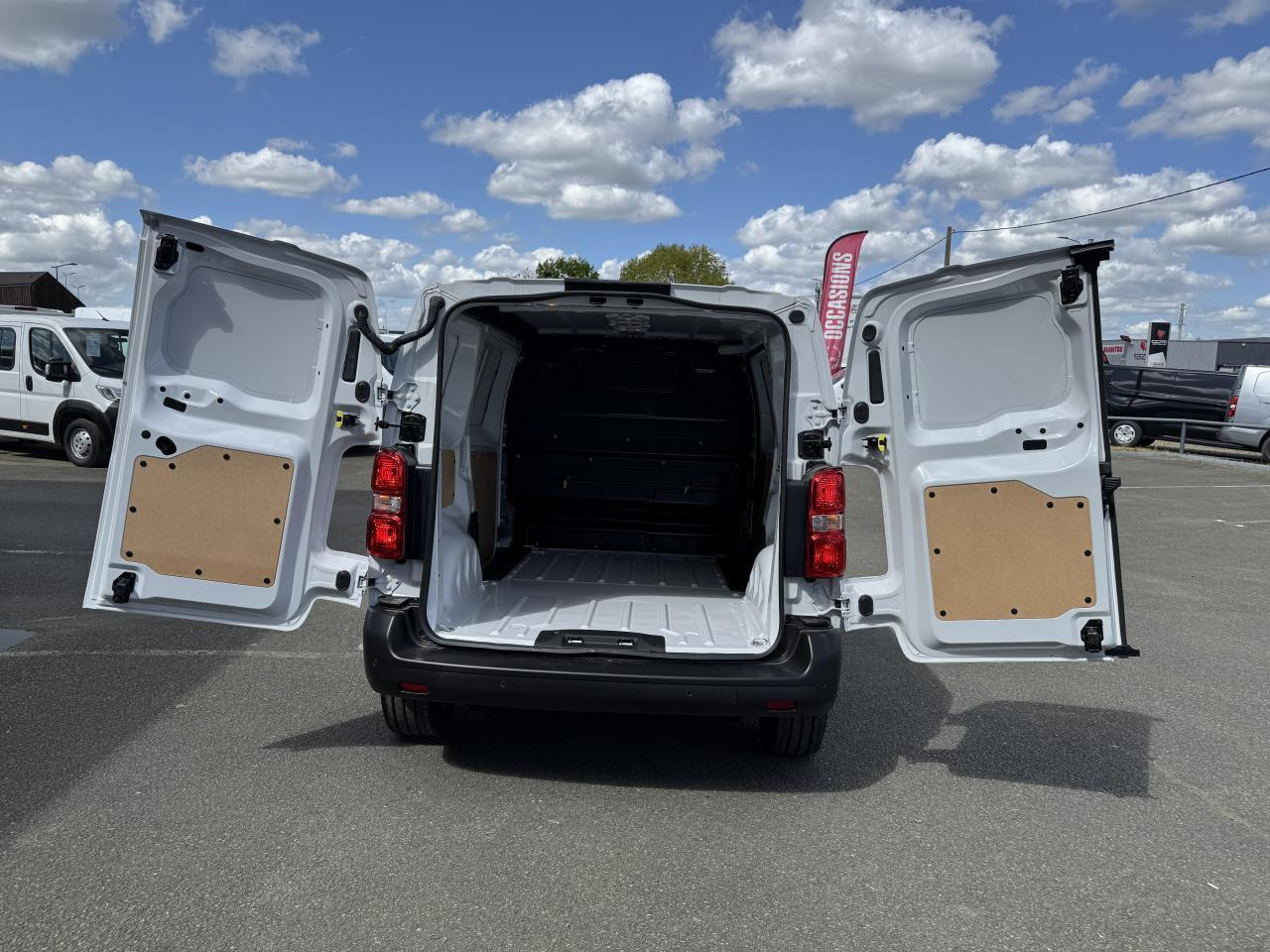 Peugeot Expert M 1.5 BlueHDi - 120 S&S III FOURGON Fourgon PHASE 2 - Furgão: foto 3 Peugeot Expert M 1.5 BlueHDi - 120 S&S III FOURGON Fourgon PHASE 2 - Furgão: foto 3