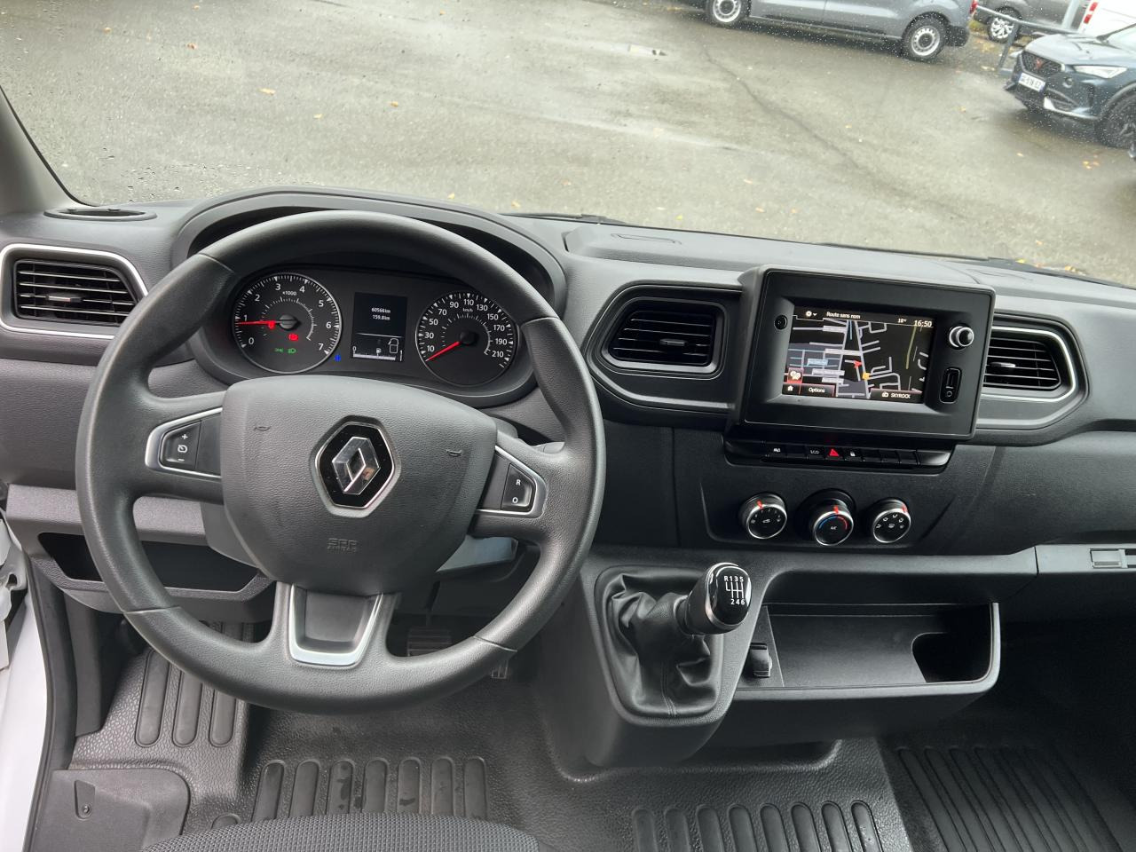 RENAULT Master Grand Confort F3300 L2H2 2.3 dCi - 135  III FOURGON Fourgon L2H2 Traction PHASE 3 - Furgão: foto 4 RENAULT Master Grand Confort F3300 L2H2 2.3 dCi - 135  III FOURGON Fourgon L2H2 Traction PHASE 3 - Furgão: foto 4