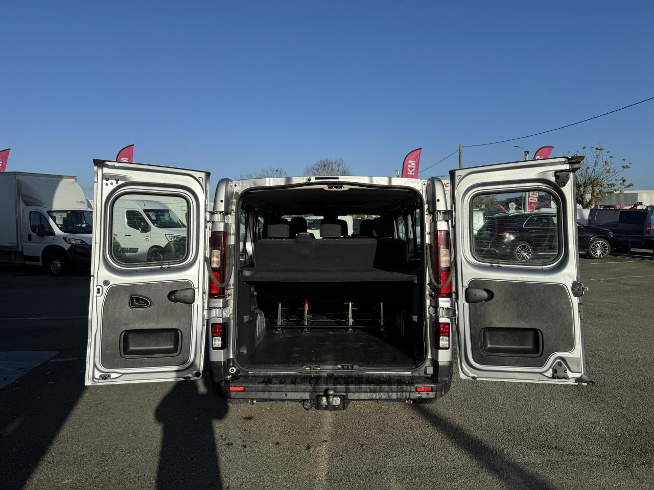 RENAULT Trafic L2 2.0 Energy dCi - 150 - S&S III COMBI Combi Zen L2H1 PHASE 3 - Carrinha cabine dupla: foto 4 RENAULT Trafic L2 2.0 Energy dCi - 150 - S&S III COMBI Combi Zen L2H1 PHASE 3 - Carrinha cabine dupla: foto 4