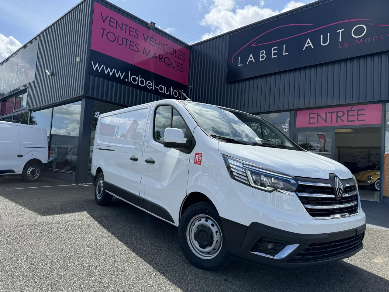RENAULT Trafic L2H1 3000 Kg 2.0 Blue dCi - 170 2024 III FOURGON Fourgon Advance L2H1 PHASE 3 - Furgão: foto 1 RENAULT Trafic L2H1 3000 Kg 2.0 Blue dCi - 170 2024 III FOURGON Fourgon Advance L2H1 PHASE 3 - Furgão: foto 1