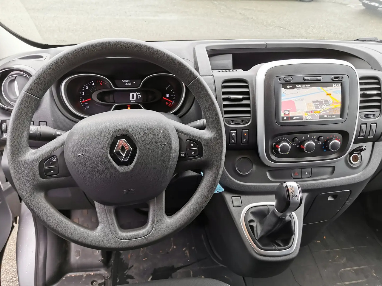 Renault Trafic L2H1 1200 2.0 DCI 145CH ENERGY CABINE APPROFONDIE CONFORT EDC E6 - Carrinha cabine dupla: foto 3 Renault Trafic L2H1 1200 2.0 DCI 145CH ENERGY CABINE APPROFONDIE CONFORT EDC E6 - Carrinha cabine dupla: foto 3