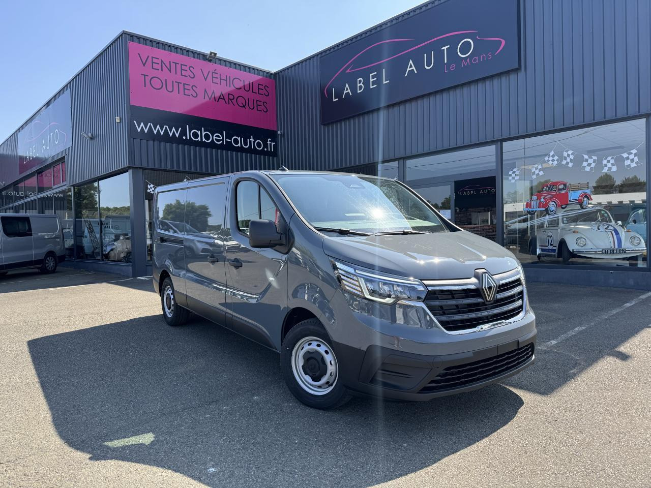 Renault Trafic L2H1 3T 2.0 BLUE DCI 170CH ADVANCE CARPLAY CAM - Furgão: foto 1 Renault Trafic L2H1 3T 2.0 BLUE DCI 170CH ADVANCE CARPLAY CAM - Furgão: foto 1