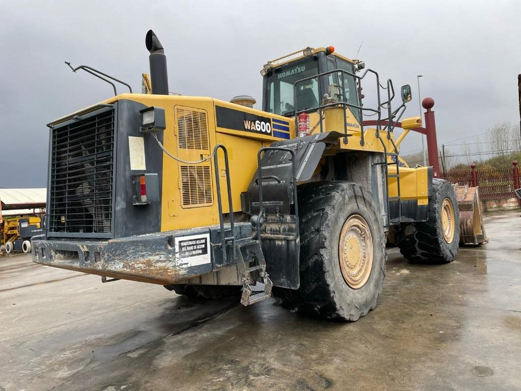 Komatsu WA 600-6 - Pá carregadora de rodas: foto 4 Komatsu WA 600-6 - Pá carregadora de rodas: foto 4