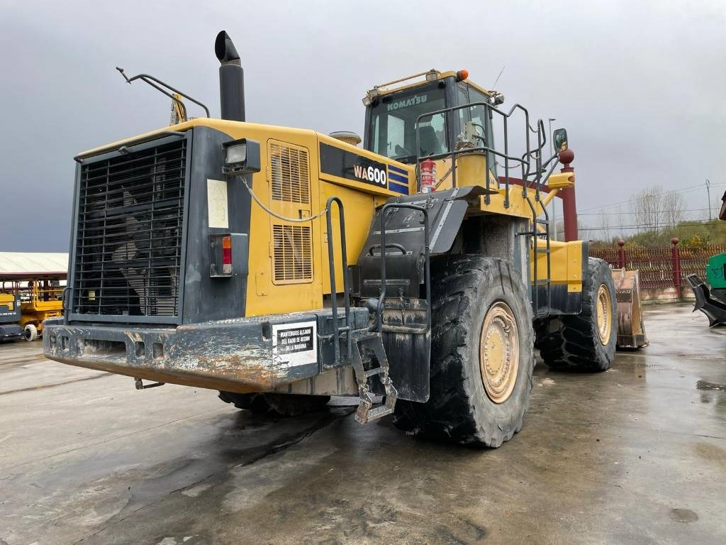 Komatsu WA 600-6 - Pá carregadora de rodas: foto 2 Komatsu WA 600-6 - Pá carregadora de rodas: foto 2