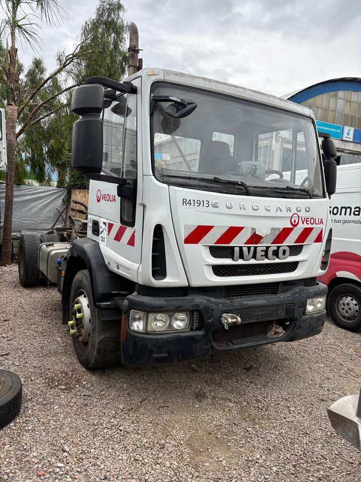 IVECO eurocargo 180e28 - Camião chassi: foto 1 IVECO eurocargo 180e28 - Camião chassi: foto 1