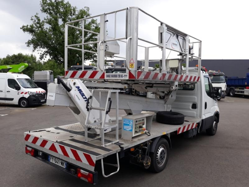 Iveco Daily 35S14 Plateau Nacelle 6m50 Spécial tunnel - Caminhão com plataforma aérea: foto 4 Iveco Daily 35S14 Plateau Nacelle 6m50 Spécial tunnel - Caminhão com plataforma aérea: foto 4