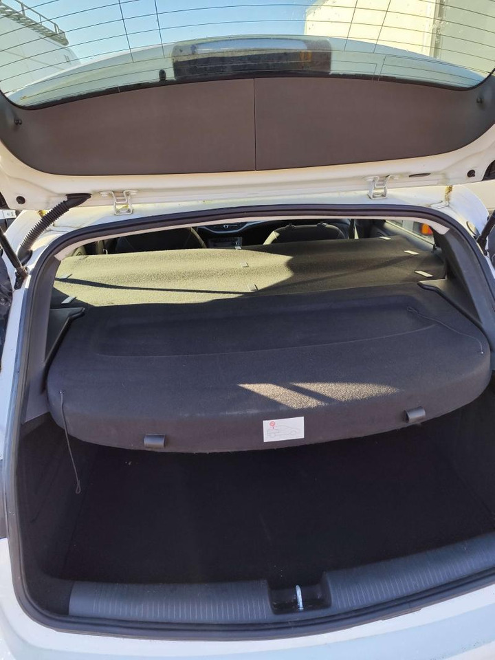 Opel Astra 1,5 Diesel 105 cv BVM6 5 places Edition business - Automóvel: foto 4 Opel Astra 1,5 Diesel 105 cv BVM6 5 places Edition business - Automóvel: foto 4