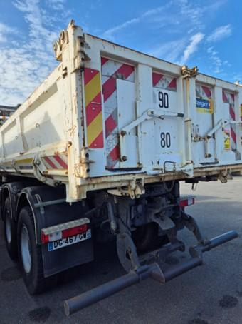 Renault C version K 380 P6x4 Bi-benne Grue FASSI F195 A0.24 - Camião basculante: foto 3 Renault C version K 380 P6x4 Bi-benne Grue FASSI F195 A0.24 - Camião basculante: foto 3