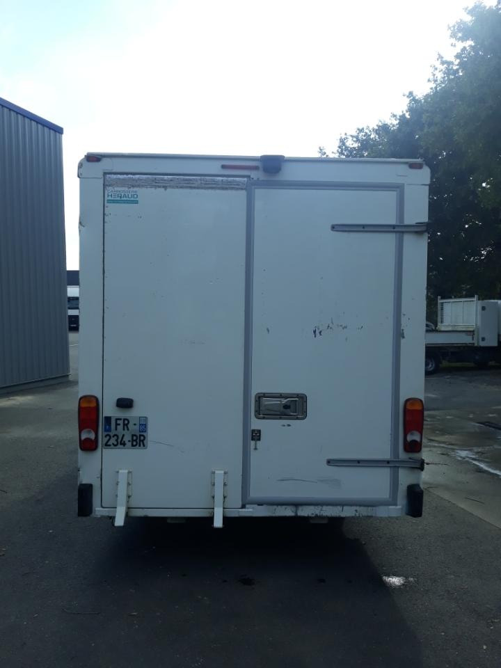 Renault Master 145.35 PC Caisse Blanchisserie - Carrinha de contentor: foto 5 Renault Master 145.35 PC Caisse Blanchisserie - Carrinha de contentor: foto 5