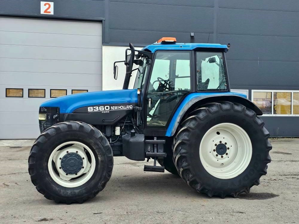 New Holland 8360 DT - Trator: foto 3 New Holland 8360 DT - Trator: foto 3