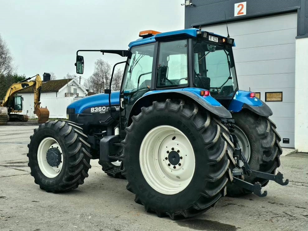 New Holland 8360 DT - Trator: foto 4 New Holland 8360 DT - Trator: foto 4