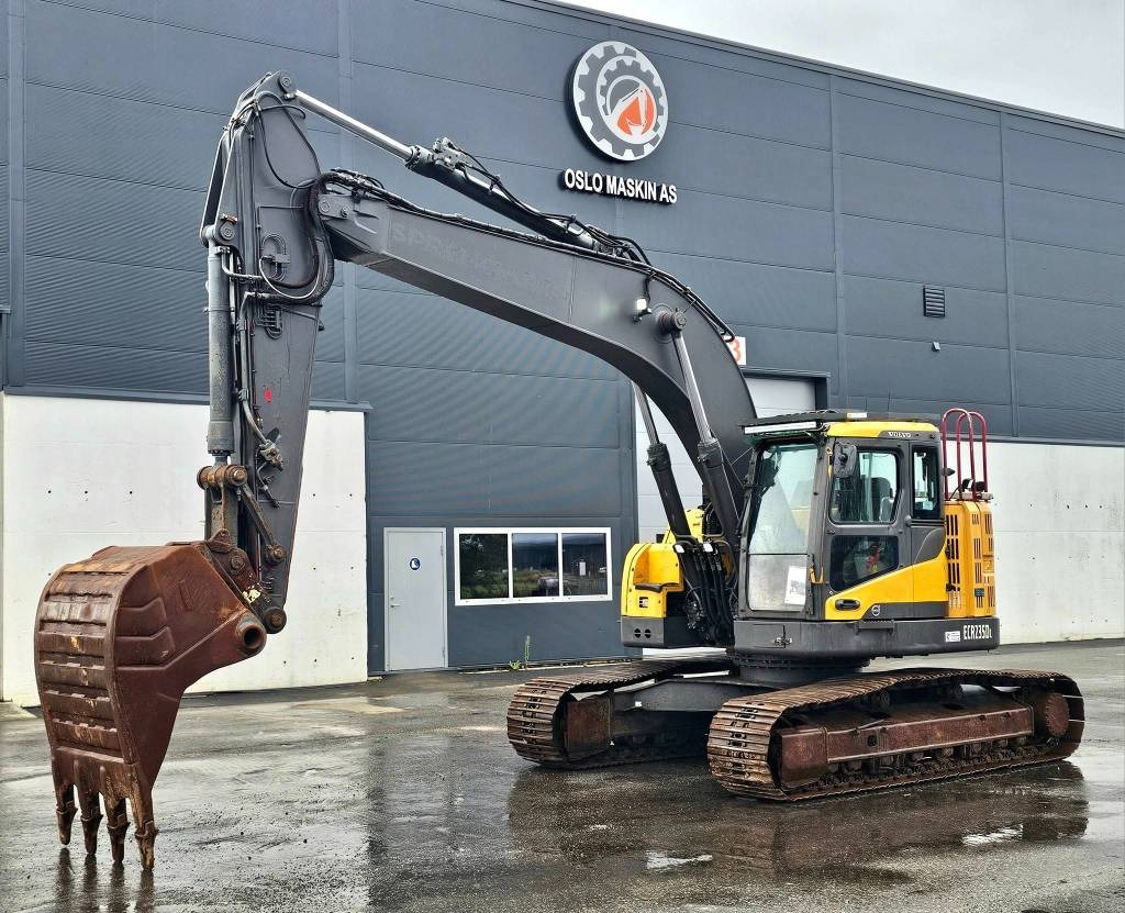 Volvo ECR235 DL - Escavadora de rastos: foto 1 Volvo ECR235 DL - Escavadora de rastos: foto 1