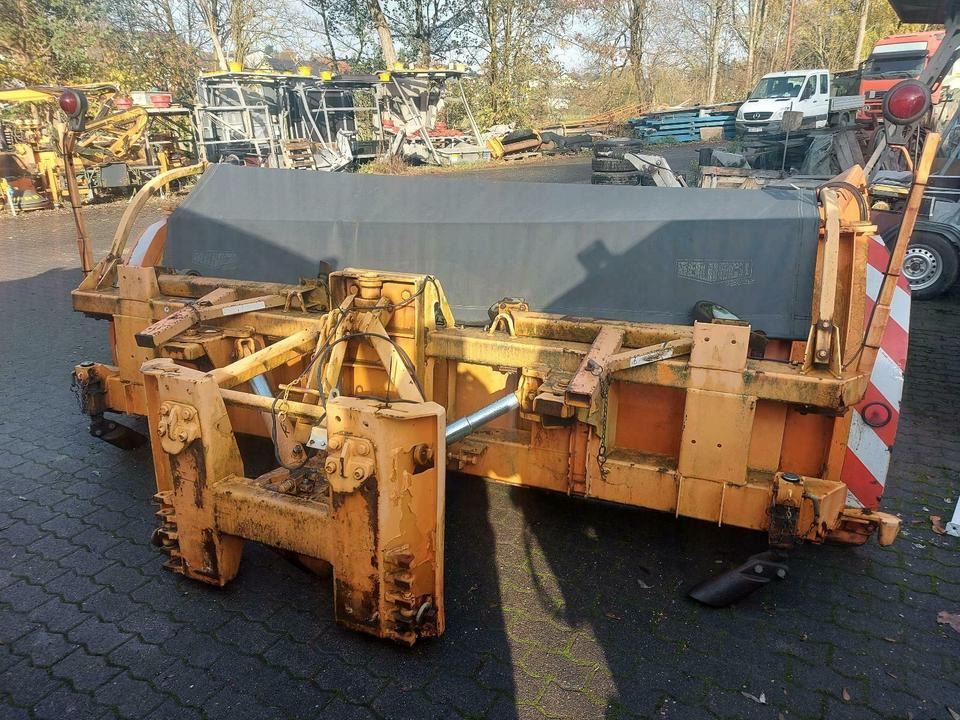 Beilhack Schneepflug Winterdienst Schmidt Schneeschild unimog - Lâmina limpa-neves: foto 1 Beilhack Schneepflug Winterdienst Schmidt Schneeschild unimog - Lâmina limpa-neves: foto 1