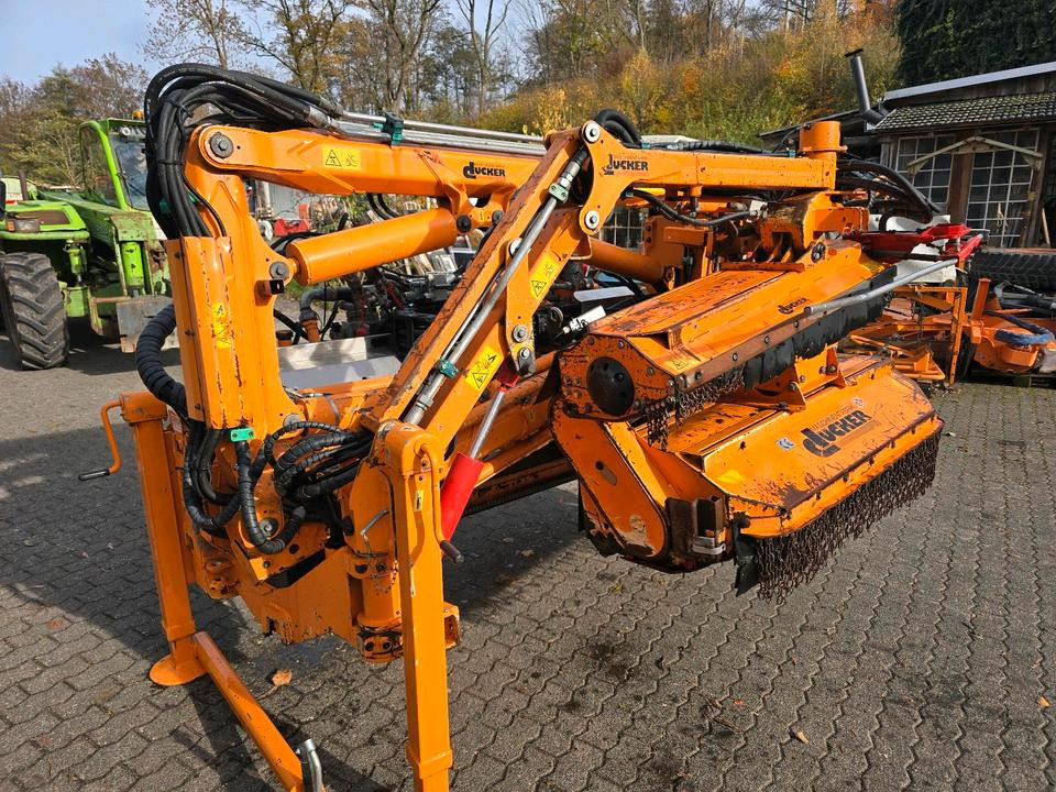 Dücker DUA 800 RSM 13 Böschungsmäher Böschungsmulcher Mähausleger Bankettmäher für Unimog 405/10 405/12 700 600 Mulag Una MHU FME - Limpa bermas: foto 5 Dücker DUA 800 RSM 13 Böschungsmäher Böschungsmulcher Mähausleger Bankettmäher für Unimog 405/10 405/12 700 600 Mulag Una MHU FME - Limpa bermas: foto 5