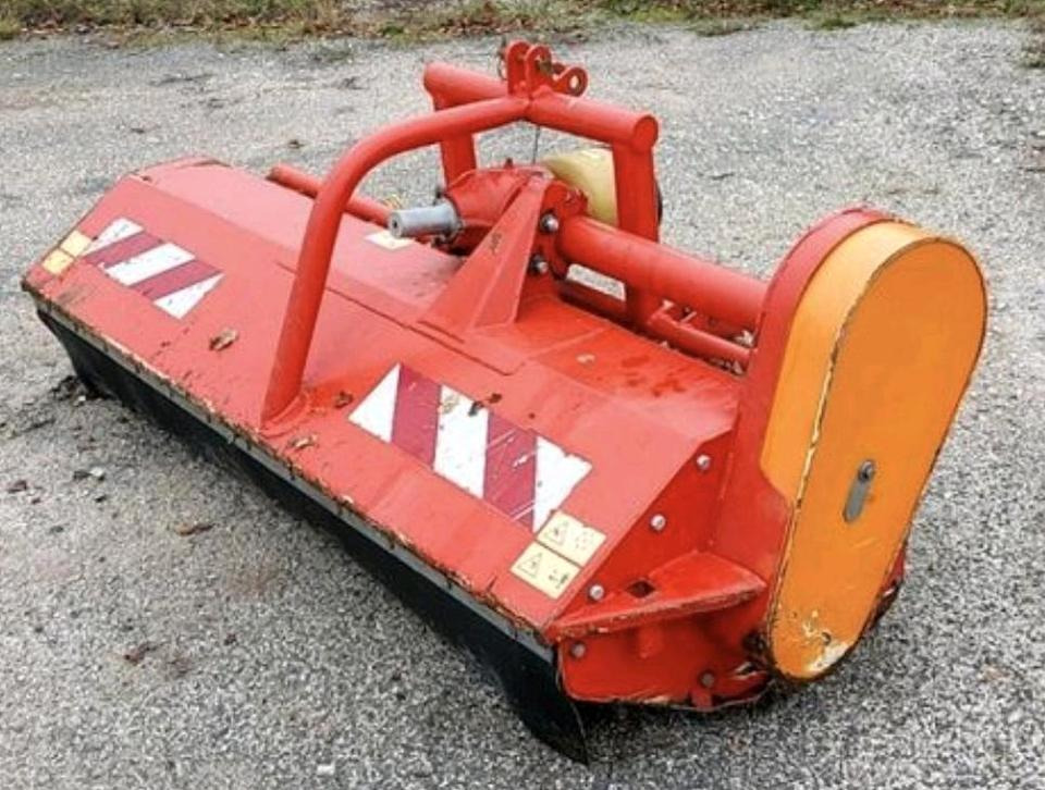 Dücker PMK21 2017 Frontmulchgerät Mulcher Mulchgerät Traktor - Triturador de martelos: foto 2 Dücker PMK21 2017 Frontmulchgerät Mulcher Mulchgerät Traktor - Triturador de martelos: foto 2