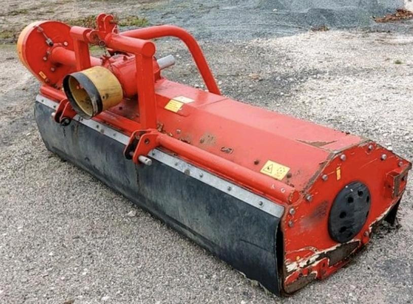 Dücker PMK21 2017 Frontmulchgerät Mulcher Mulchgerät Traktor - Triturador de martelos: foto 5 Dücker PMK21 2017 Frontmulchgerät Mulcher Mulchgerät Traktor - Triturador de martelos: foto 5