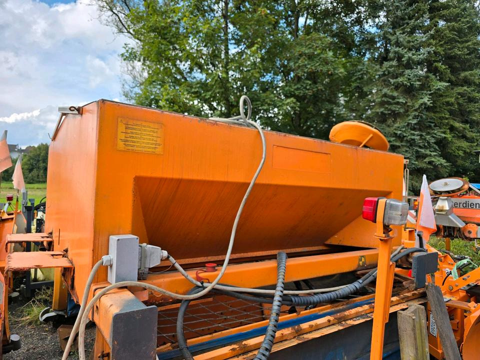 Gmeiner STA 2000TC Salzstreuer 2m3 Streuautomat Salzsilo Winterdienst Unimog 405 U300 400 500 423 427 430 318 Multicar tremo - Espalhador de areia/ Sal: foto 3 Gmeiner STA 2000TC Salzstreuer 2m3 Streuautomat Salzsilo Winterdienst Unimog 405 U300 400 500 423 427 430 318 Multicar tremo - Espalhador de areia/ Sal: foto 3