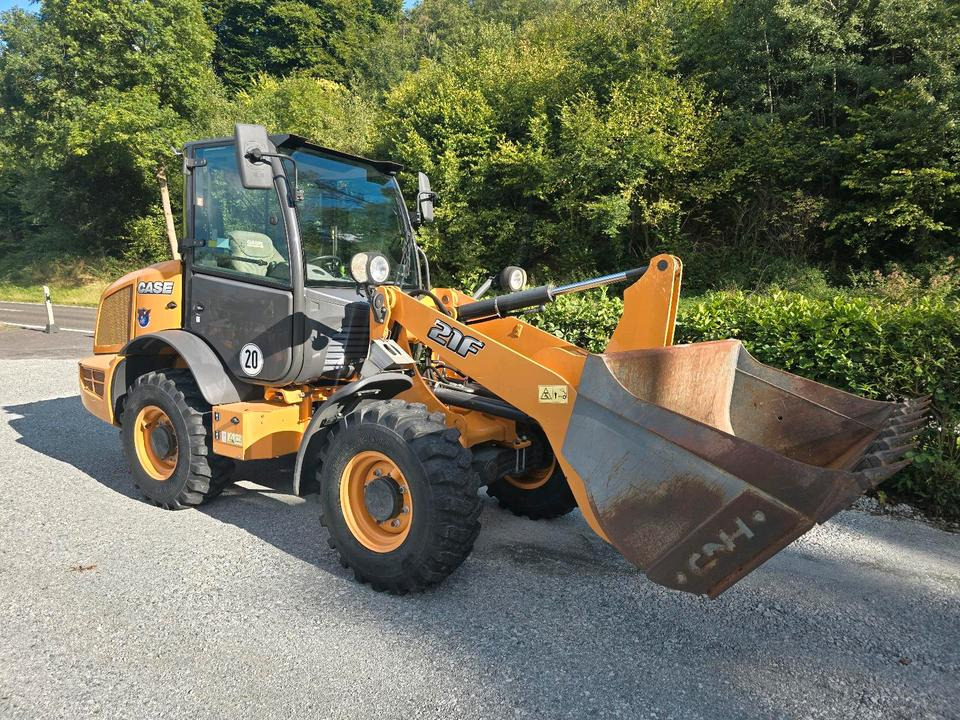 Neuwertiger Radlader Case 21F 21 F N 788 nur 550 Betriebstunden Lader Hoflader Frontlader 4x4 5000kg JCB Kramer - Escavadeira de rodas: foto 1 Neuwertiger Radlader Case 21F 21 F N 788 nur 550 Betriebstunden Lader Hoflader Frontlader 4x4 5000kg JCB Kramer - Escavadeira de rodas: foto 1