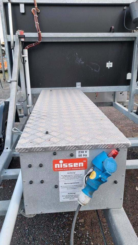 Reboque Neuwertige Nissen LED VLT Verkehrsleittafel Verkehrsleitanhänger Verkehrssicherungsanhänger Leitanhänger Leittafel Absperrtafel FAT Verkehrssicherung GPS: foto 10