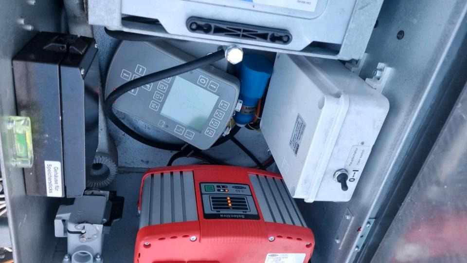 Reboque Neuwertige Nissen LED VLT Verkehrsleittafel Verkehrsleitanhänger Verkehrssicherungsanhänger Leitanhänger Leittafel Absperrtafel FAT Verkehrssicherung GPS: foto 11