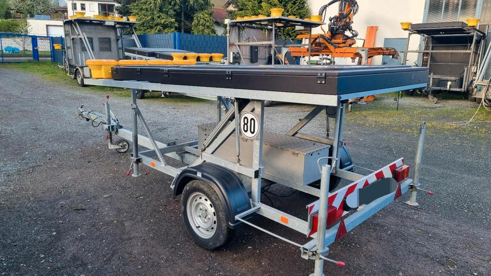 Reboque Neuwertige Nissen LED VLT Verkehrsleittafel Verkehrsleitanhänger Verkehrssicherungsanhänger Leitanhänger Leittafel Absperrtafel FAT Verkehrssicherung GPS: foto 15