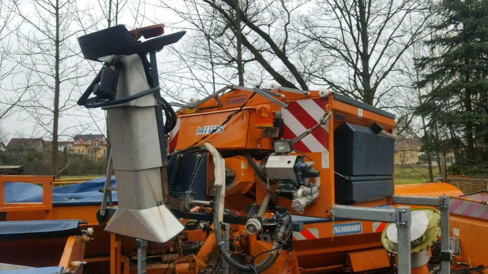Salzstreuer Schmidt Winterdienst Unimog Multicar Tremo Fendt deut - Espalhador de areia/ Sal: foto 1 Salzstreuer Schmidt Winterdienst Unimog Multicar Tremo Fendt deut - Espalhador de areia/ Sal: foto 1