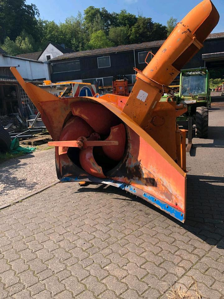Schneeschleuder Beilhack HS 135 S Schneefräse Anbau- Schneeschleuder für Unimog 405 U300 U 400 500 405 423 430 530 318 527 427 327 - Removedor de neve: foto 1 Schneeschleuder Beilhack HS 135 S Schneefräse Anbau- Schneeschleuder für Unimog 405 U300 U 400 500 405 423 430 530 318 527 427 327 - Removedor de neve: foto 1