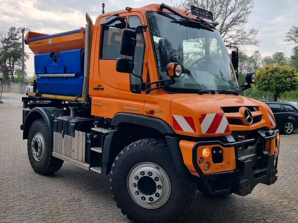 Unimog 423 Mercedes Benz U423 427 429 430 530 527 Schmidt Stratos Salzstreuer - Veículo municipal/ Especial: foto 2 Unimog 423 Mercedes Benz U423 427 429 430 530 527 Schmidt Stratos Salzstreuer - Veículo municipal/ Especial: foto 2