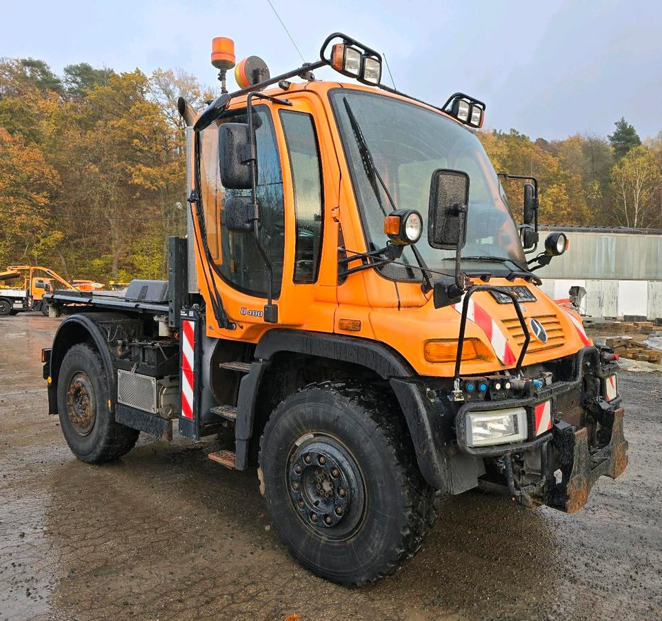 Unimog U400 Bluetec 5 2011 405 Mercedes-Benz U 300 500 423 427 430 527 530 - Veículo municipal/ Especial: foto 2 Unimog U400 Bluetec 5 2011 405 Mercedes-Benz U 300 500 423 427 430 527 530 - Veículo municipal/ Especial: foto 2