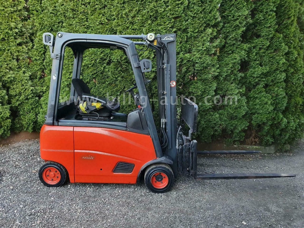 Linde E18 PH 4-Rad Seitenschieber*Zinkenverstellung* - Empilhador elétrico: foto 3 Linde E18 PH 4-Rad Seitenschieber*Zinkenverstellung* - Empilhador elétrico: foto 3