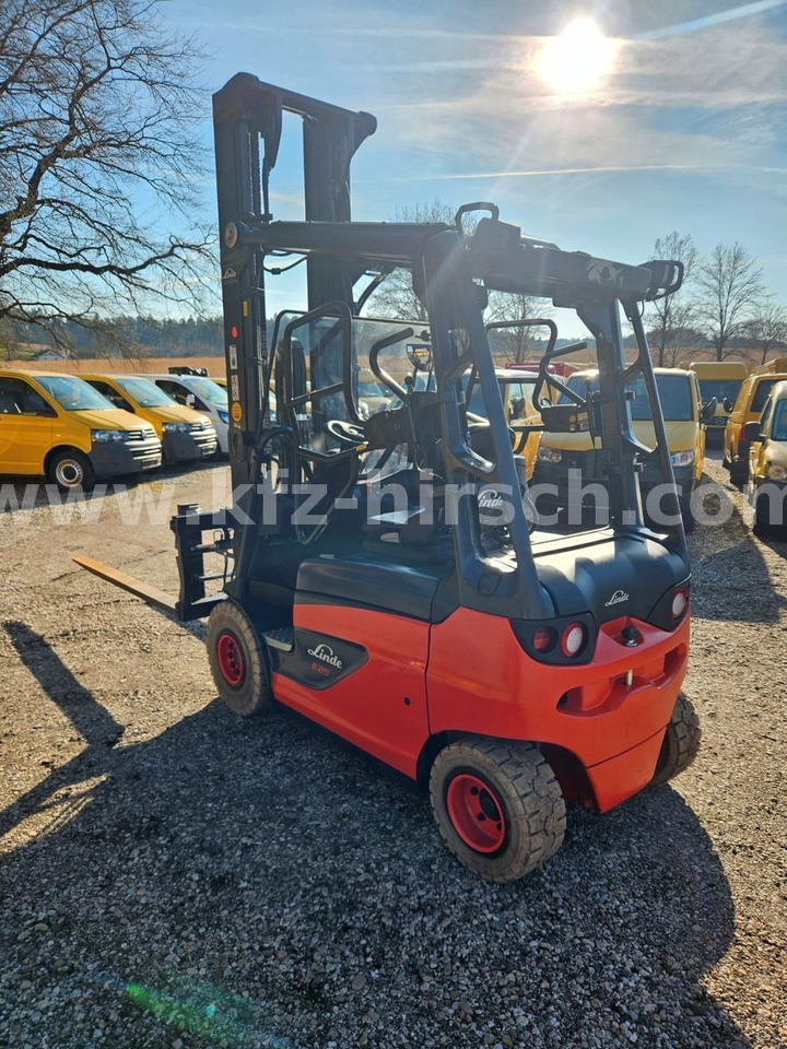 Linde E25 R Roadster , 6.880mm Hubhöhe, StVZO hydr. Zi - Empilhador elétrico: foto 4 Linde E25 R Roadster , 6.880mm Hubhöhe, StVZO hydr. Zi - Empilhador elétrico: foto 4