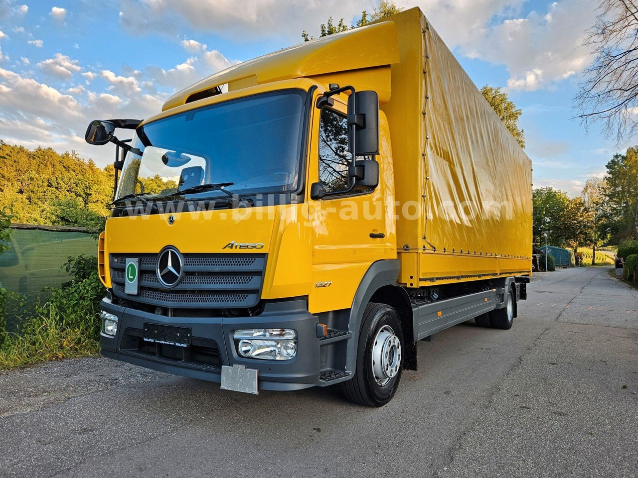 Mercedes-Benz Atego 1327 L * BREMS/SPUR-ASS*DIFF.*LBW*AHK*7.2m - Camião furgão: foto 1 Mercedes-Benz Atego 1327 L * BREMS/SPUR-ASS*DIFF.*LBW*AHK*7.2m - Camião furgão: foto 1
