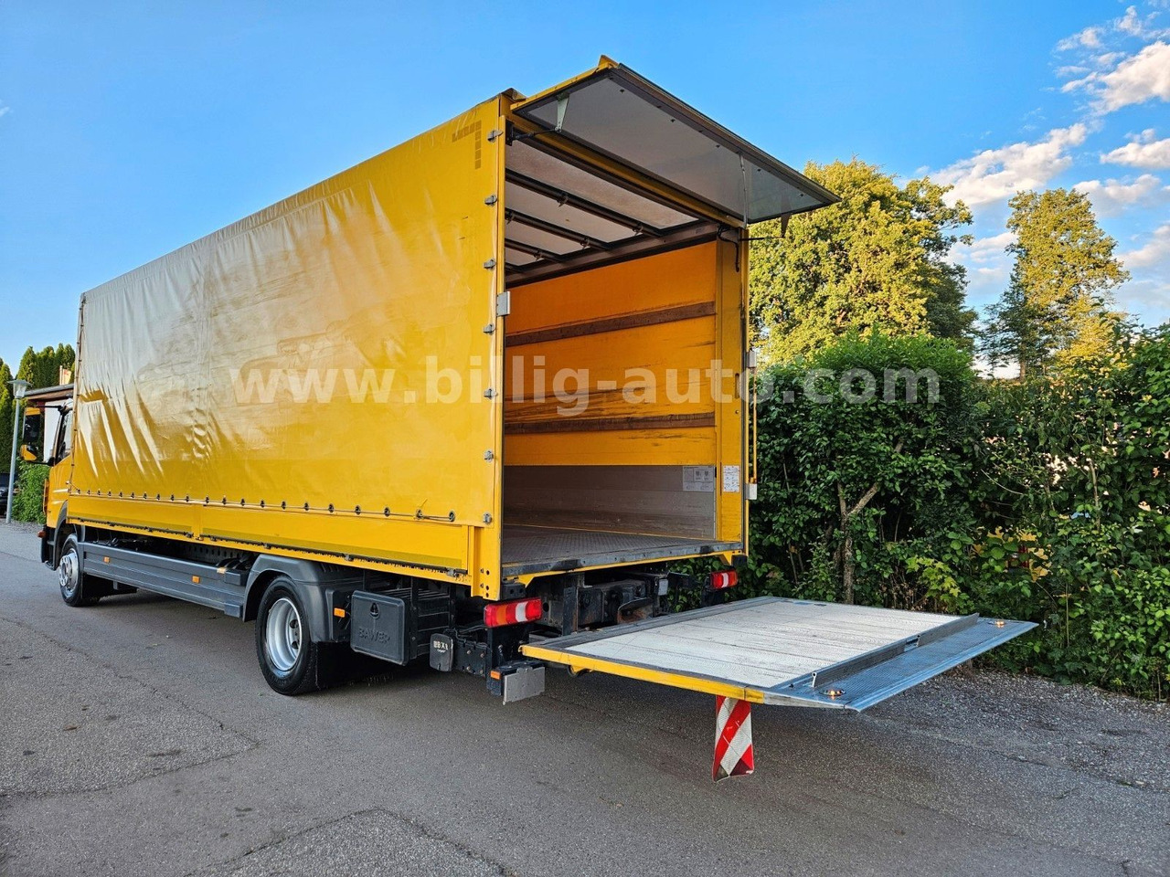 Mercedes-Benz Atego 1327 L * BREMS/SPUR-ASS*DIFF.*LBW*AHK*7.2m - Camião furgão: foto 2 Mercedes-Benz Atego 1327 L * BREMS/SPUR-ASS*DIFF.*LBW*AHK*7.2m - Camião furgão: foto 2