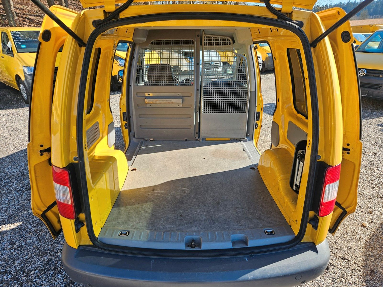 Volkswagen Caddy 2.0 SDI*1.Hand*S-heft*2xSchiebetüre - Furgão de passageiros: foto 5 Volkswagen Caddy 2.0 SDI*1.Hand*S-heft*2xSchiebetüre - Furgão de passageiros: foto 5