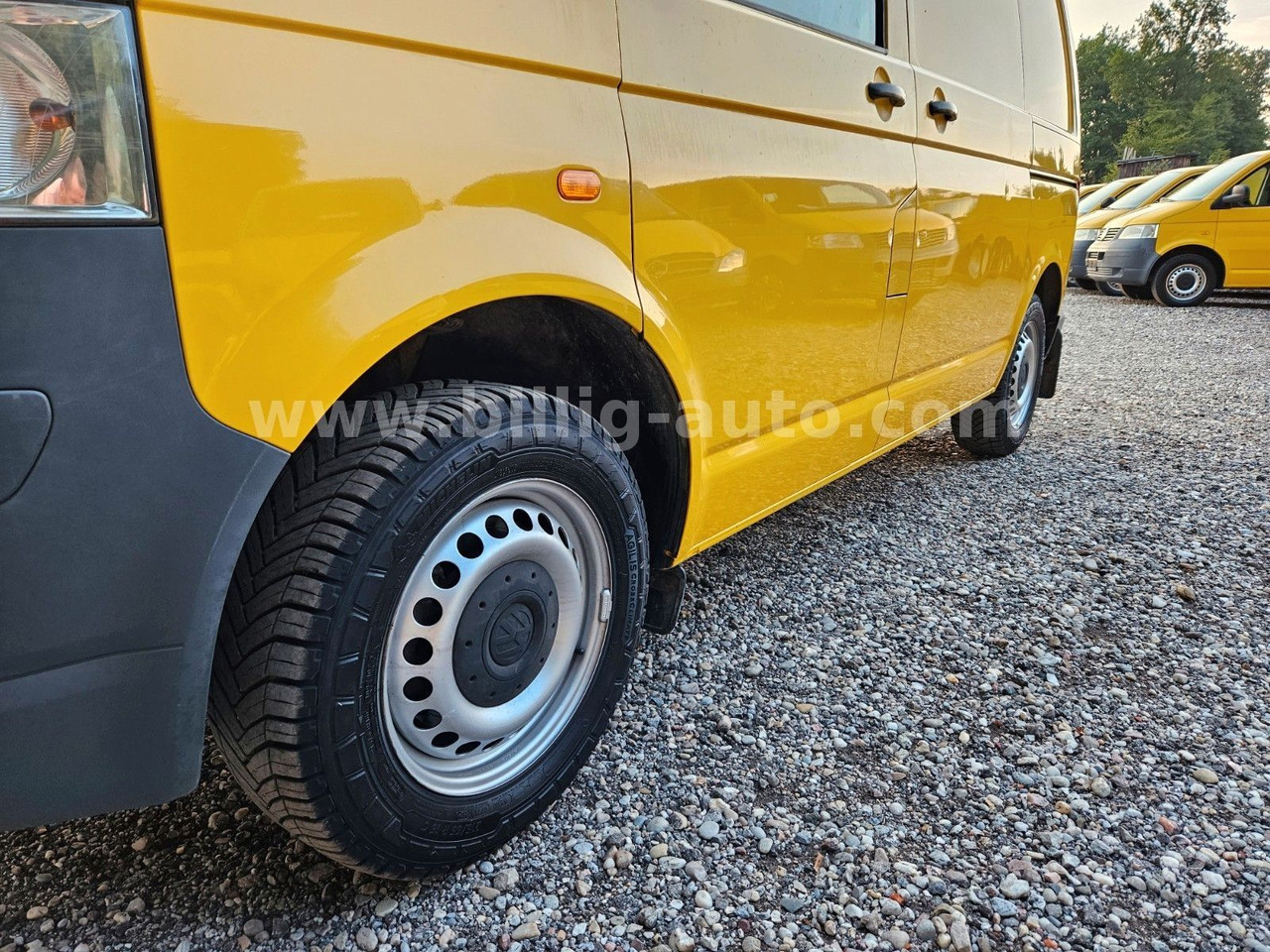 Volkswagen T5 1.9 TDI 2xSchiebetüre Scheckheft Bulli Kasten - Furgão de passageiros: foto 5 Volkswagen T5 1.9 TDI 2xSchiebetüre Scheckheft Bulli Kasten - Furgão de passageiros: foto 5