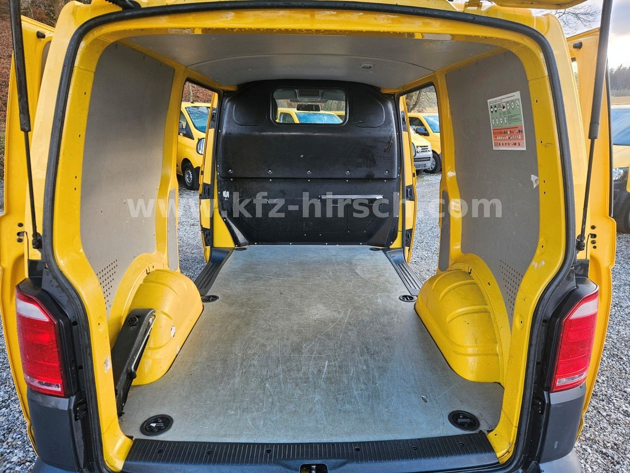 Volkswagen T6 Transporter 2.0TDI 2xSchiebetüre Werkstattgf. - Furgão de passageiros: foto 5 Volkswagen T6 Transporter 2.0TDI 2xSchiebetüre Werkstattgf. - Furgão de passageiros: foto 5