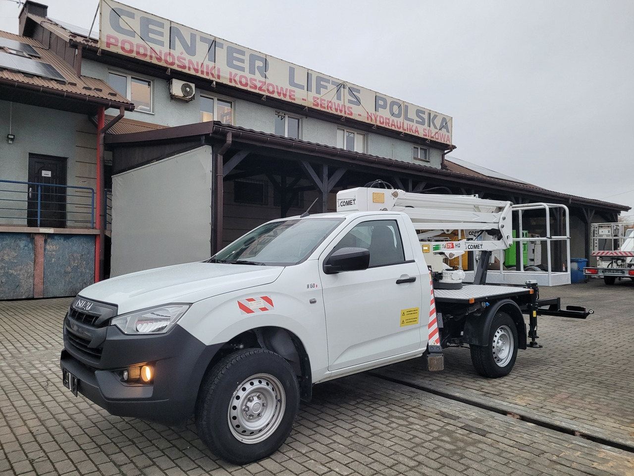Isuzu D-Max 4x4 podnośnik koszowy 16 m Comet New Eurosky bucket truck boom lift - Caminhão com plataforma aérea: foto 1 Isuzu D-Max 4x4 podnośnik koszowy 16 m Comet New Eurosky bucket truck boom lift - Caminhão com plataforma aérea: foto 1